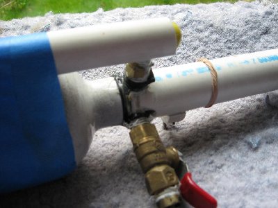 A closeup of the &amp;quot;valve&amp;quot;. its just the top of the fire exinguisher.