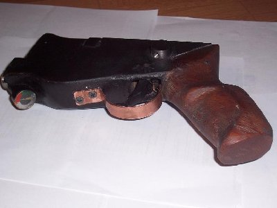 bottom view.<br />The small gauge can be seen.It works fine at these pressures.Red indicates it;s running low...