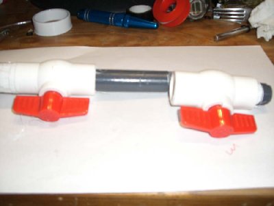 Step 5<br />Thread the other ball valve onto the 4&amp;quot; long nipple.