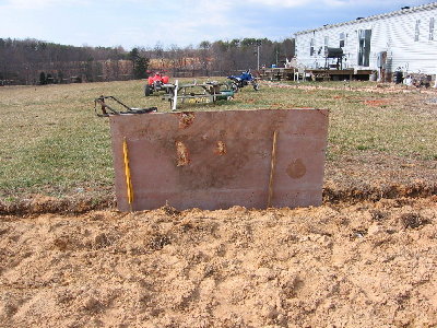 this is my backyard from the recieving angle...  the table is 50' from the plywood.