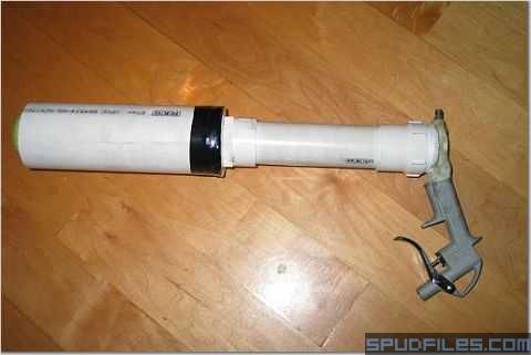 Now its with it's bb barrel mod. its the tube used to deliver bbs into my old bb gun - mp5. its nearly an exact fit for bbs - not really, a lot of space can be seen but its perfect for the rod that coems with the tube - i cut it into small dowels - theyre plastic - or i make penetration rounds with it - damage pics up later - theyre rly good,