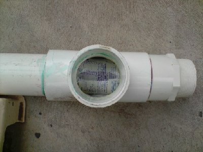 valve closed (with a red bull can as the piston in this pic)