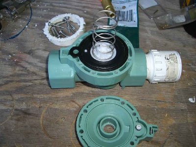 Dissasembally if the diaphram is stuck to the lower part
