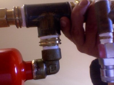 elbow with welded thread on one end to attach pressure vessel