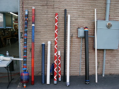 Most tubes use a coupler. A couple of tubes with male adapters attach directly to the barrel.