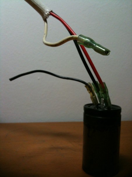Capacitor's wires