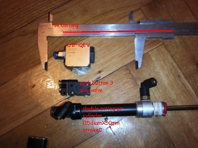 the red line is 14cm long (sorry the pic is a bit too blurry for you to see the scale on the calliper so I had to add it)