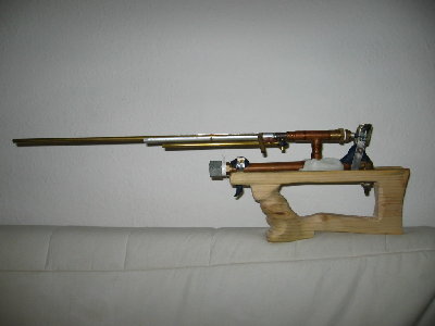 note that the two bolts in the mag are missing in this picture