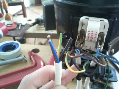 the wire that I had cutten when I took out the compressor