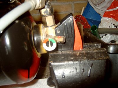 Nice small pressure gauge.Soon to be removed and replaced by a schrader valve.The gauge will go on the sawn off.