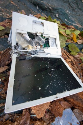 Front of the Macbook after the 1st potato shot.  You can see spud guts sprayed across the LCD screen.