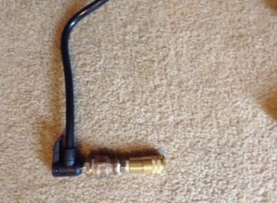 The thingy I mentioned earlier, it's just a female quick connect and a Schrader valve attached together with a 1/4'' nipple