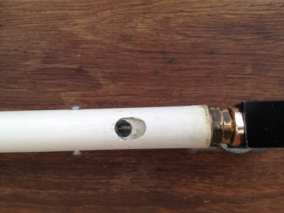 the breach is not spring loaded it just blows forward and you shake it vertically to reopen it