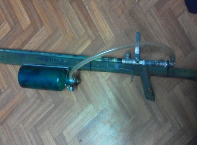 this is a total picture of the gun, sorry for the bad lighting.