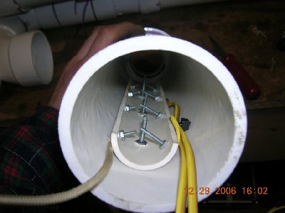 spark rail sitt'in perrrty in'er home.