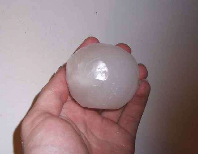 picture of step 4.<br />this is the rough sphere I cut.