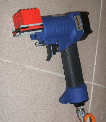 note bolt over trigger to disable safety mechanism.