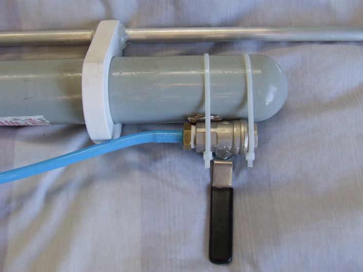 This is the only way I could think of at the moment for attaching the ball valve to the gun. It works ok and doesn't move around at all.