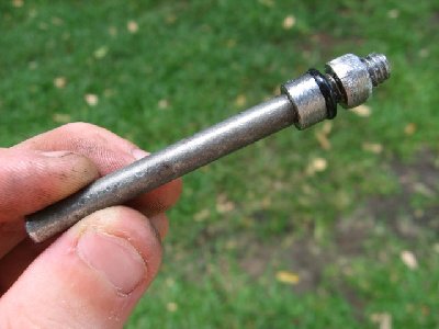 Don't mind my ugly thumb nail, I got it ripped off in the bench grinder last week :D.